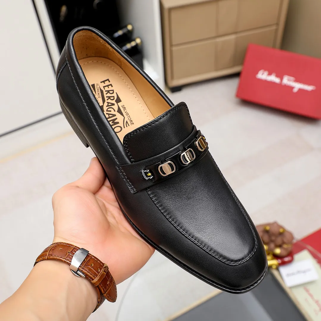 Men's shoes 💰440 🔥Ferragamo's new men's casual slip-on shoes🇨🇳Official website original 1:1 mold, original quality💯Fine workmanship, high-end luxury☘The upper is made of imported Italian first-layer cowhide🌴Luxurious water dyeing🐂Leather lining🍓Rubber wear-resistant and non-slip outsole, breathable and comfortable to wear🍍The first choice for high-taste men, color optional! Code number 38-45